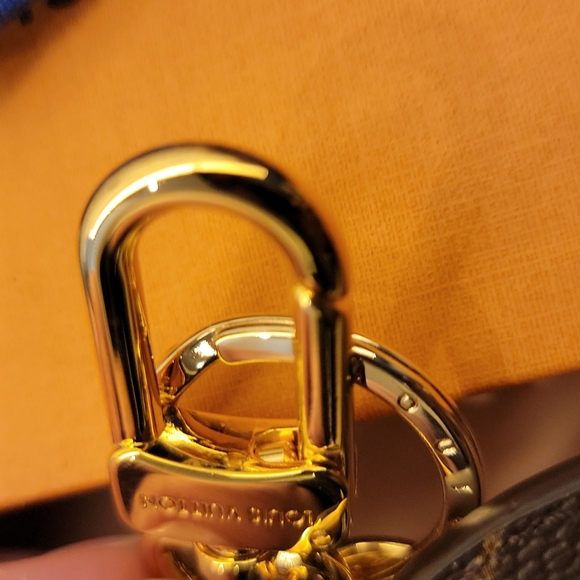 NEW Louis Vuitton Bag Charm - Picture 5 of 16